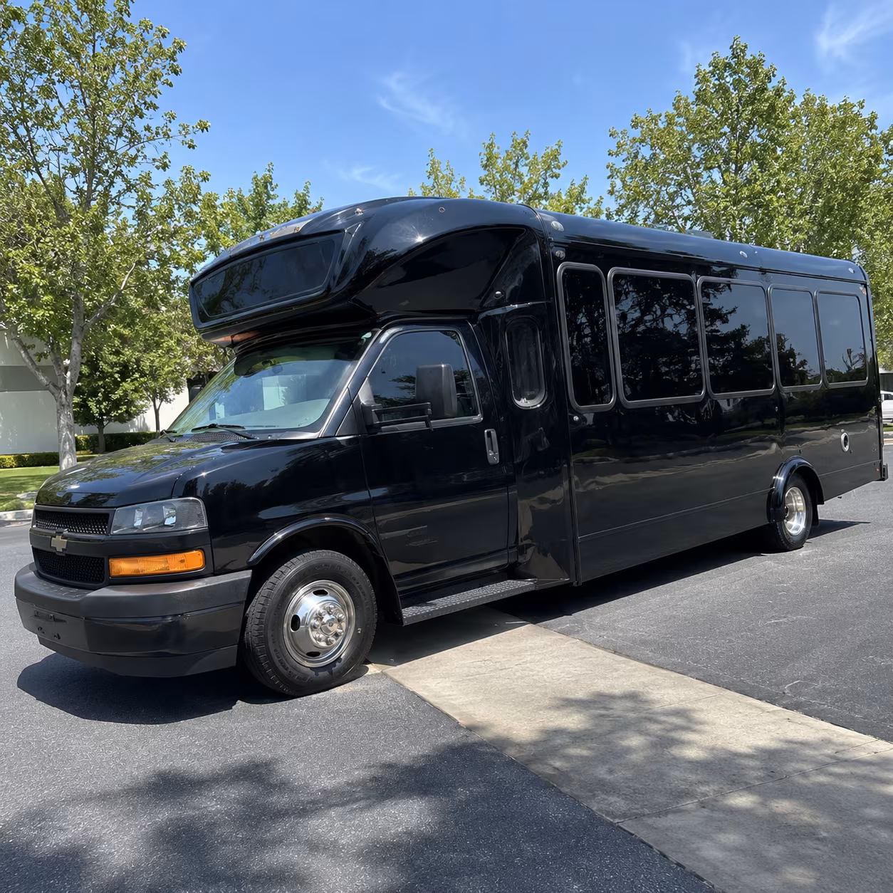fremont 15 passenger party bus